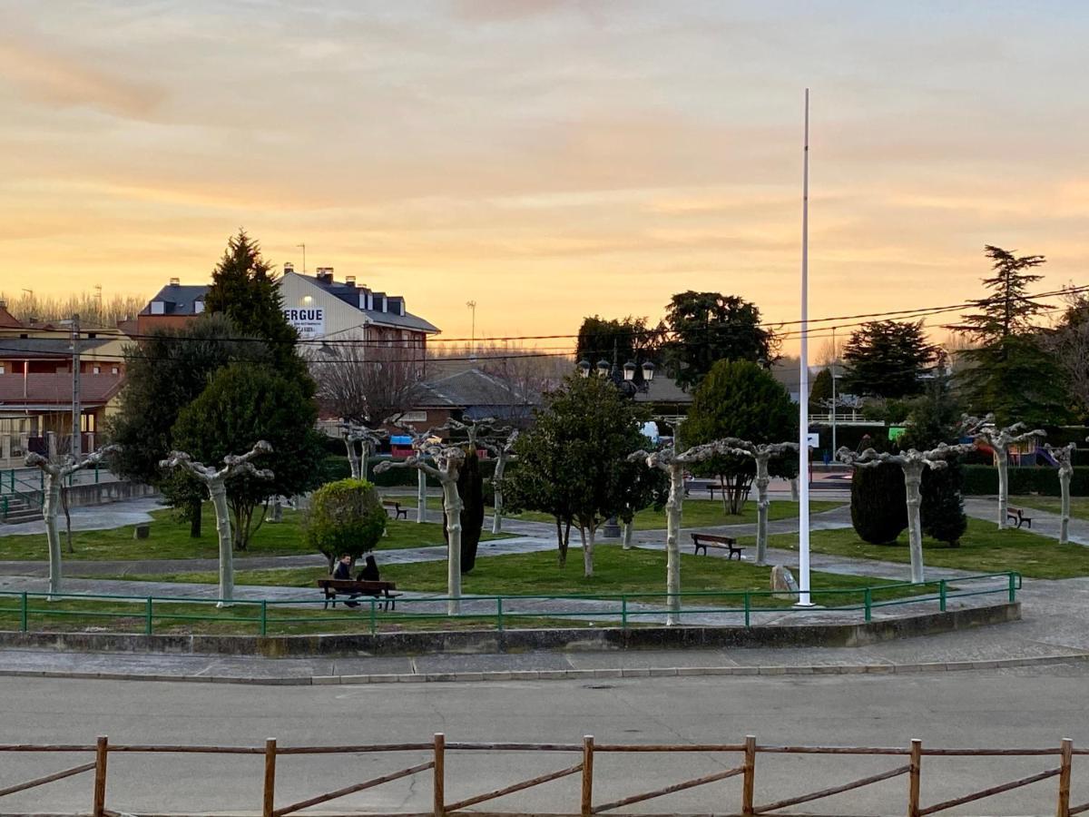 B&B Puente De Orbigo Hospital de Órbigo Eksteriør bilde