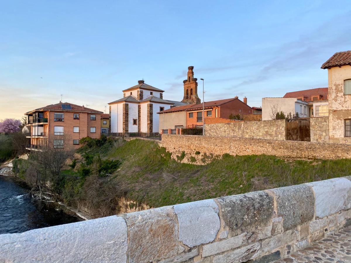 B&B Puente De Orbigo Hospital de Órbigo Eksteriør bilde